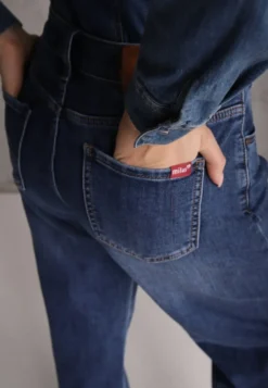Niebieskie Bawełniane Jeansy Mom Fit z Wysokim Stanem Nelinela