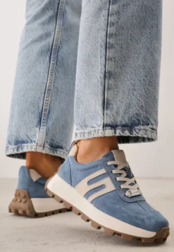 Niebieskie Chunky Sneakersy z Zamszu Naturalnego na Platformie z Bieżnikiem Ezze
