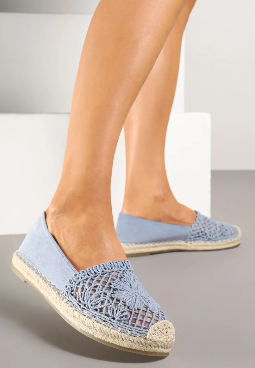 Niebieskie Espadryle z Ażurową Cholewką i Plecionką Sdivena