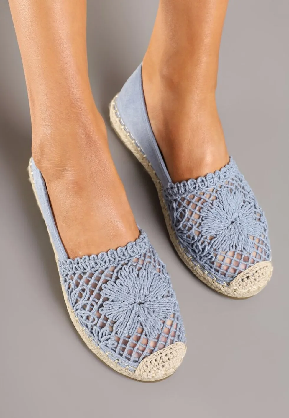 Niebieskie Espadryle z Ażurową Cholewką i Plecionką Sdivena