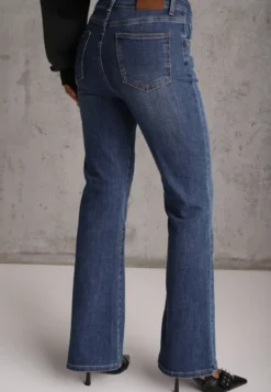 Niebieskie Jeansy Flare High Waist z Bawełną w Klasycznym Stylu Ehea