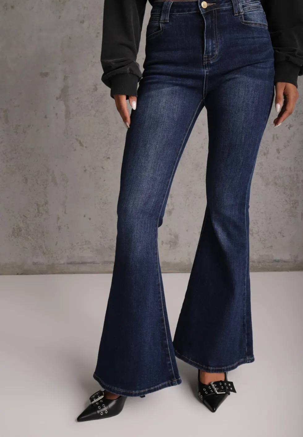 Niebieskie Jeansy Flare Regular Waist z Bawełną w Stylu Y2K Lucila