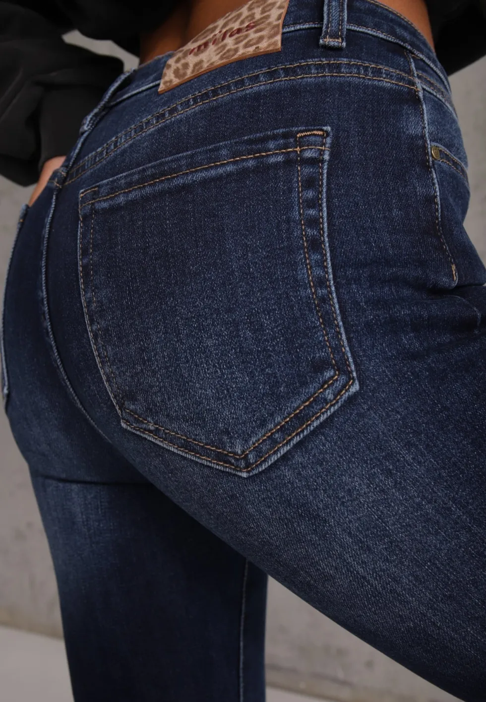 Niebieskie Jeansy Flare Regular Waist z Bawełną w Stylu Y2K Lucila