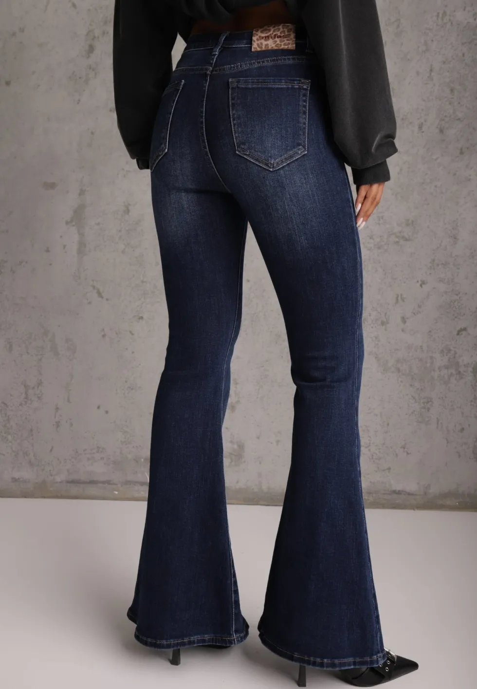 Niebieskie Jeansy Flare Regular Waist z Bawełną w Stylu Y2K Lucila