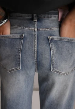 Niebieskie Jeansy High Waist Mom Fit Zolseli