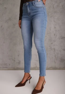 Niebieskie Jeansy Skinny z Bawełną Push-Up Erilessa