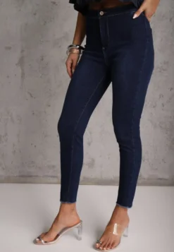 Niebieskie Jeansy Skinny z Postrzępionymi Krawędziami Janitha