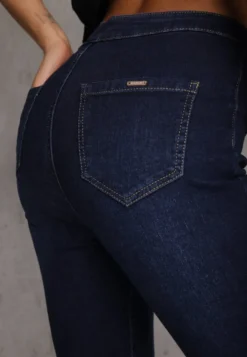 Niebieskie Jeansy Skinny z Postrzępionymi Krawędziami Janitha