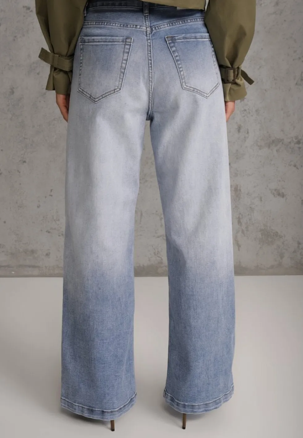 Niebieskie Jeansy Szerokie z Wytarciami High Waist Calale