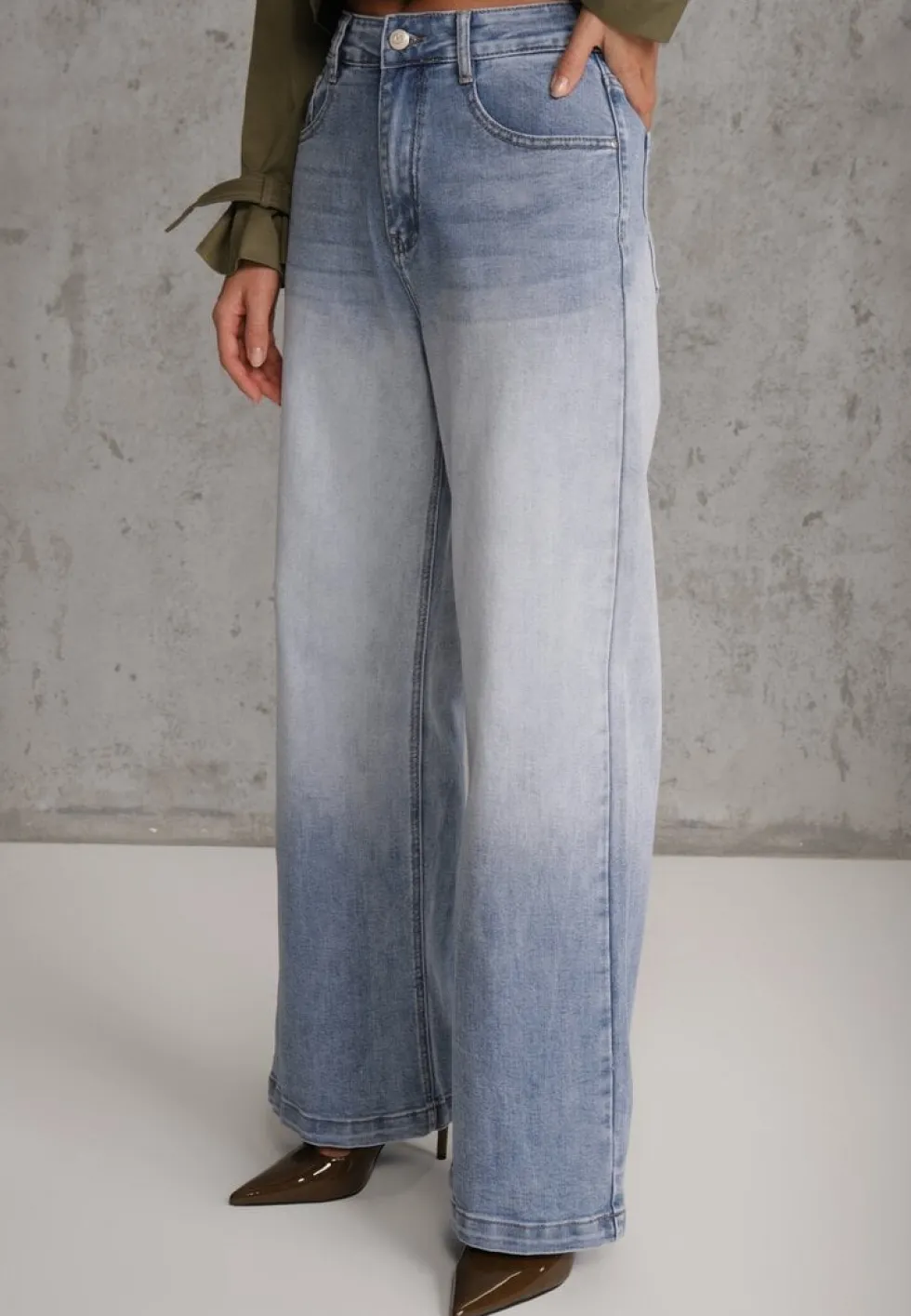 Niebieskie Jeansy Szerokie z Wytarciami High Waist Calale