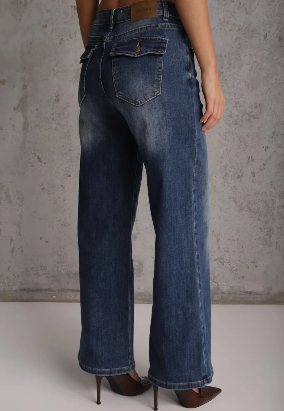 Niebieskie Jeansy Wide Leg Regular Waist z Kieszonkami z Klapami w Stylu Y2K Nirasa