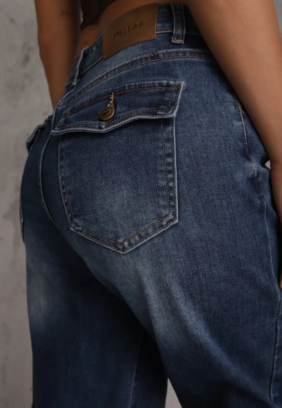 Niebieskie Jeansy Wide Leg Regular Waist z Kieszonkami z Klapami w Stylu Y2K Nirasa