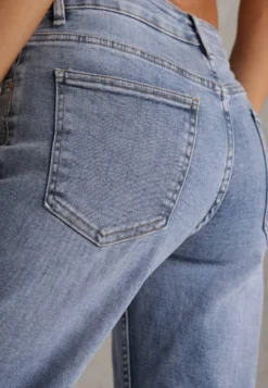 Niebieskie Jeansy Wide Leg Regular Waist z Bawełną i Dodatkiem Wiskozy Jeniemala