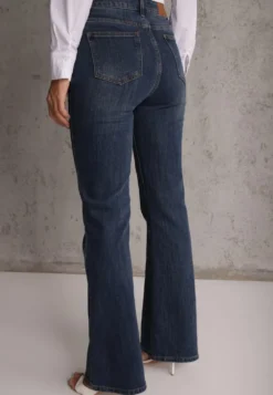Niebieskie Jeansy z Domieszką Wiskozy o Kroju Flare High Waist Alendria