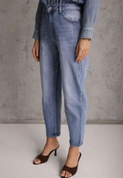 Niebieskie Klasyczne Jeansy Mom Fit High Waist z Bawełny Uhrlith