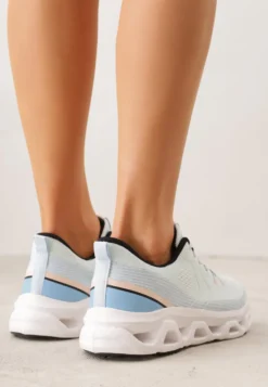Niebieskie Siateczkowe Buty Sportowe na Podeszwie z Otworami Quilvia