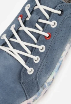 Niebieskie Skórzane Sneakersy na Plaformie w Pióra z Perforacją Tidessa