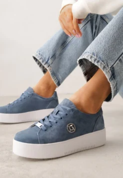 Niebieskie Skórzane Sneakersy na Platformie z Ozdobną Aplikacją z Boku Nesophia