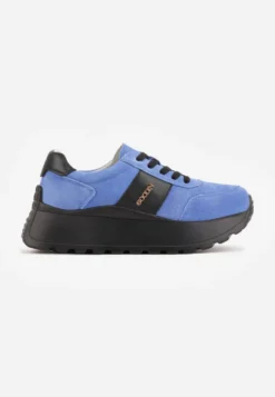 Niebieskie Sneakersy na Platformie z Naturalnego Zamszu z Geometrycznym Wzorem i Napisem Latalissa