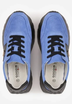 Niebieskie Sneakersy na Platformie z Naturalnego Zamszu z Geometrycznym Wzorem i Napisem Latalissa