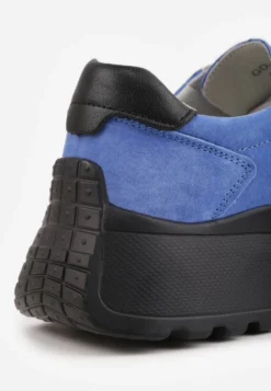 Niebieskie Sneakersy na Platformie z Naturalnego Zamszu z Geometrycznym Wzorem i Napisem Latalissa