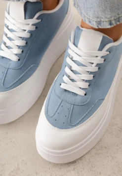 Niebieskie Sneakersy VICES na Platformie z Ozdobnym Noskiem Attis