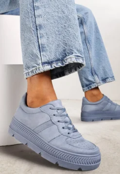 Niebieskie Sneakersy z Perforacją na Żłobionej Podeszwie Riparian Rights