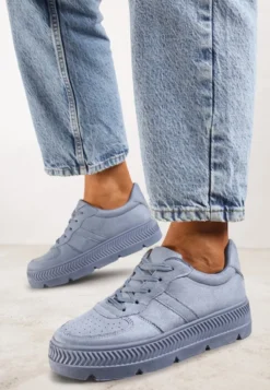 Niebieskie Sneakersy z Perforacją na Żłobionej Podeszwie Riparian Rights
