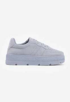 Niebieskie Sneakersy z Perforacją na Żłobionej Podeszwie Riparian Rights