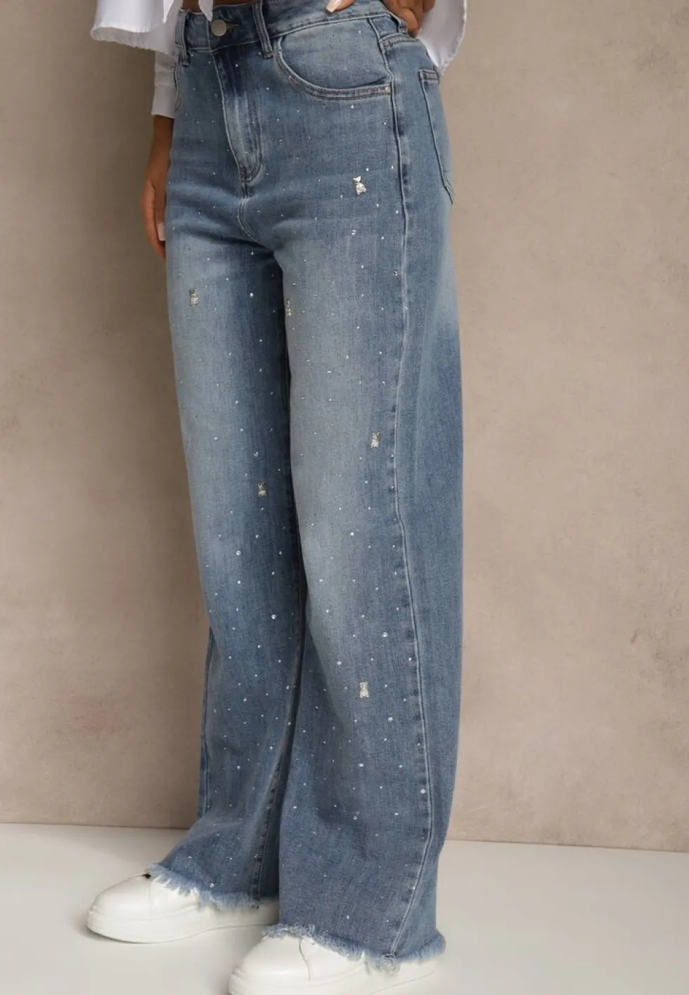 Niebieskie Szerokie Jeansy High Waist z Cyrkoniowymi Aplikacjami Sireilure