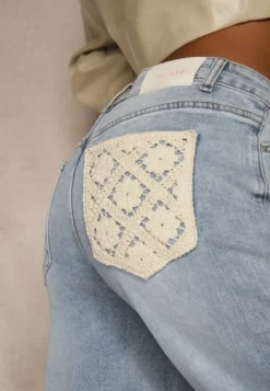 Niebieskie Szerokie Jeansy High Waist Zdobione Haftem na Kieszeni Thaola