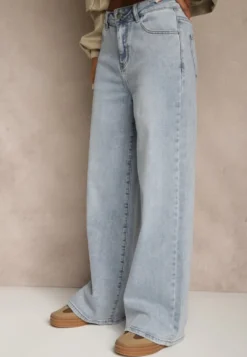 Niebieskie Szerokie Jeansy High Waist Zdobione Haftem na Kieszeni Thaola