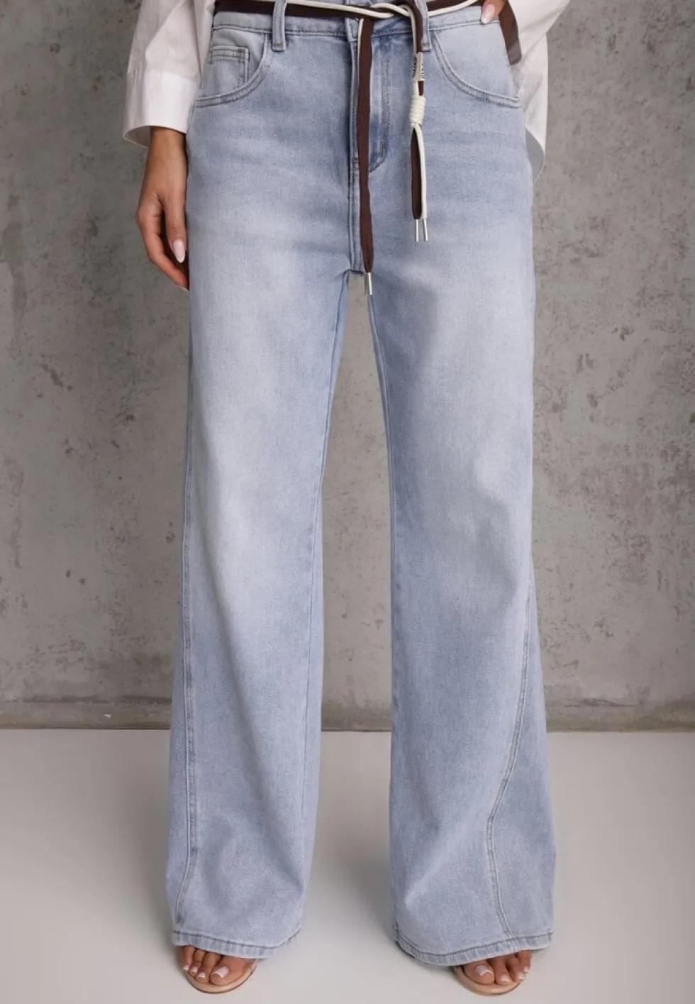 Niebieskie Szerokie Jeansy z Bawełny High Waist z Paskiem w Stylu Sznurówki Vetinia