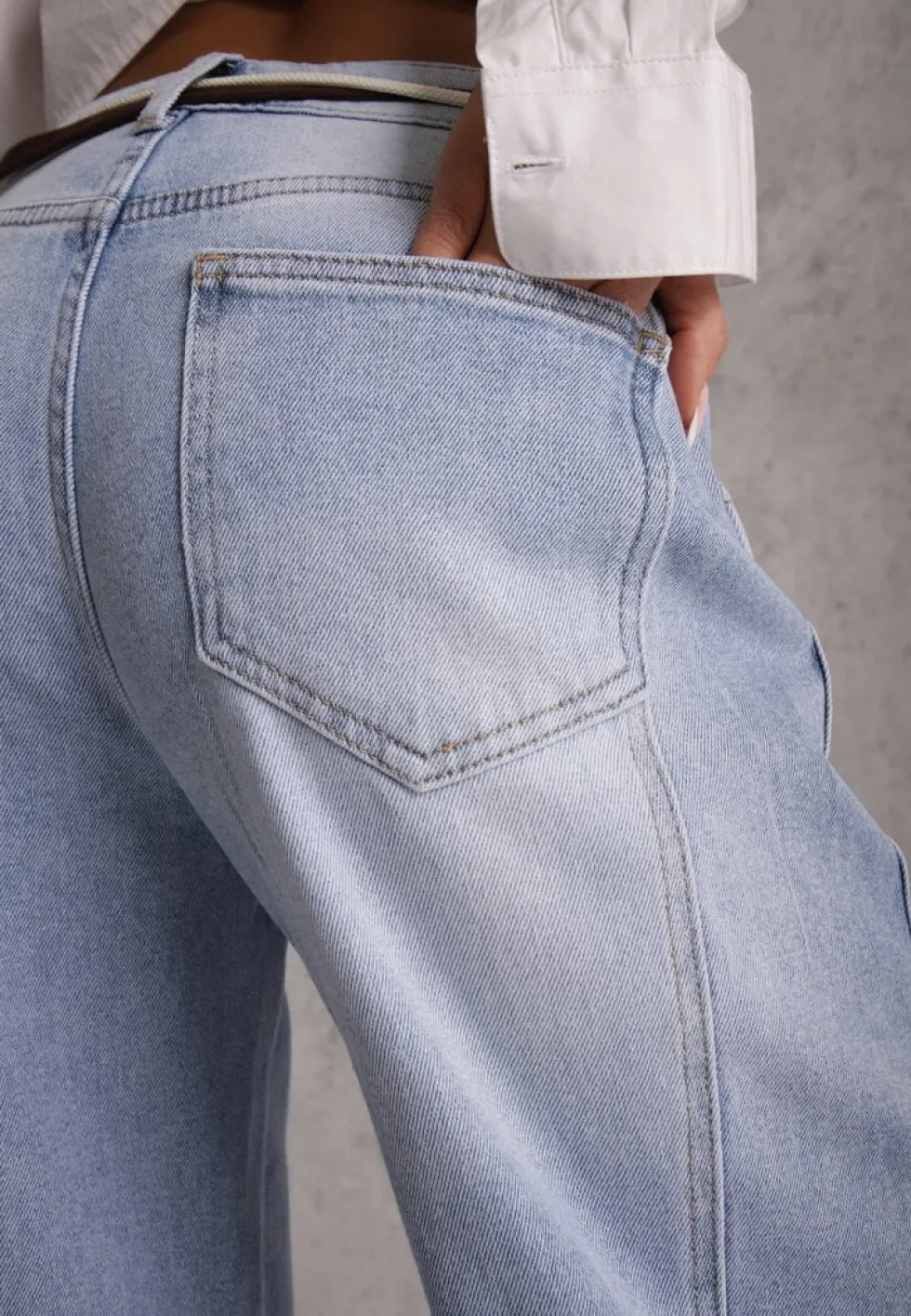 Niebieskie Szerokie Jeansy z Bawełny High Waist z Paskiem w Stylu Sznurówki Vetinia