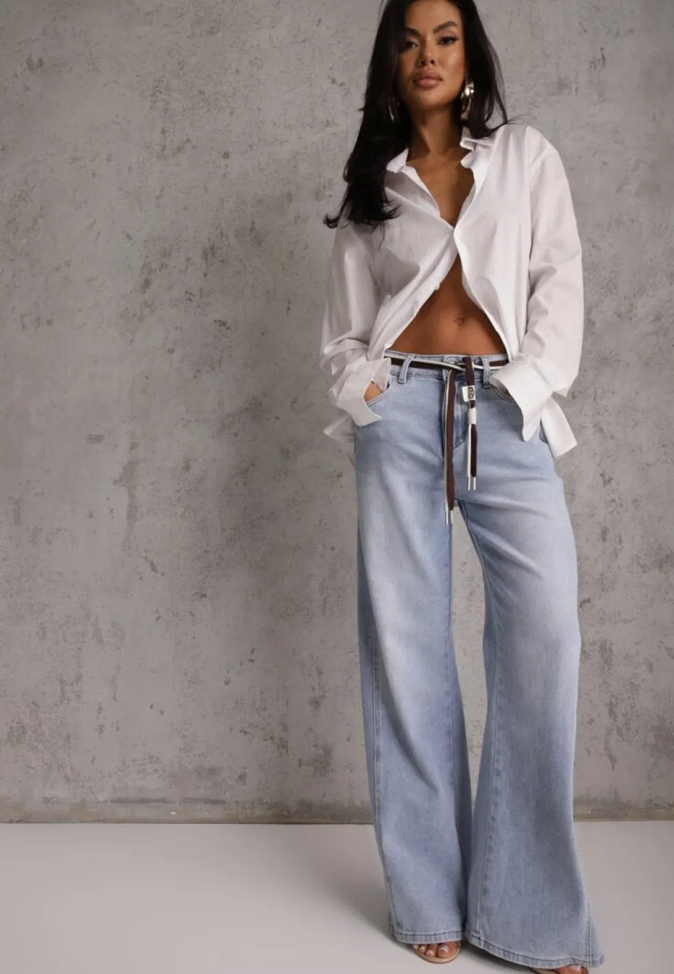 Niebieskie Szerokie Jeansy z Bawełny High Waist z Paskiem w Stylu Sznurówki Vetinia