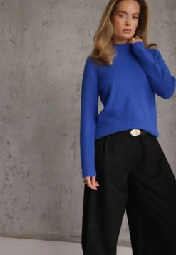 Niebieski Golf z Wełną Ozdobiony Ściągaczami w Casualowym Stylu Katlina