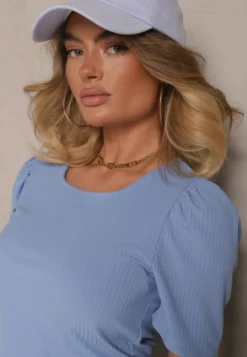 Niebieski T-shirt z Prążkowanej Tkaniny z Zakładkami przy Rękawach Kolaniella