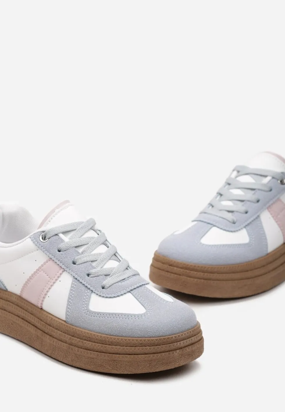 Niebiesko-Białe Sneakersy na Grubej Podeszwie z Ozdobnymi Przeszyciami Ysdole