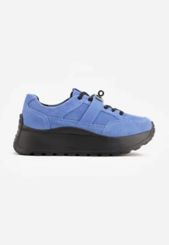 Niebiesko-Czarne Sneakersy ze Skóry Naturalnej na Platformie Zdobione Metalowym Zapięciem Jeannine