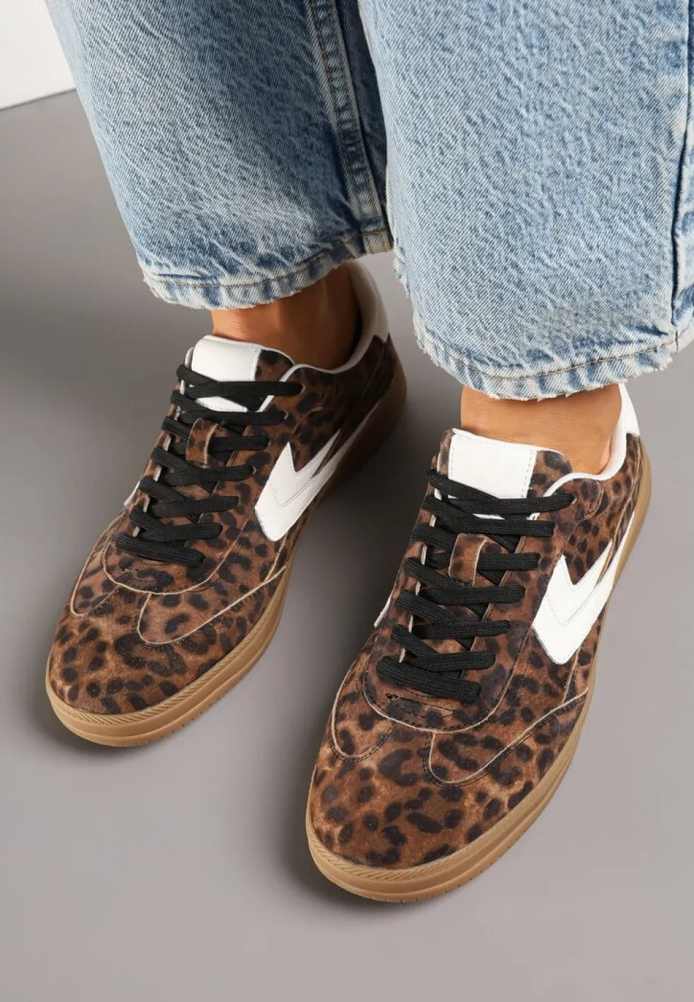 Panterkowe Sneakersy Skórzane w Stylu Tenisówek z Geometrycznym Motywem Erisane