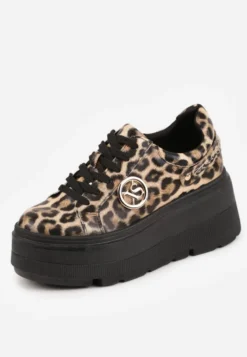 Panterkowe Sneakersy Vices na Platformie Ozdobione Metaliczną Aplikacją Tatellia