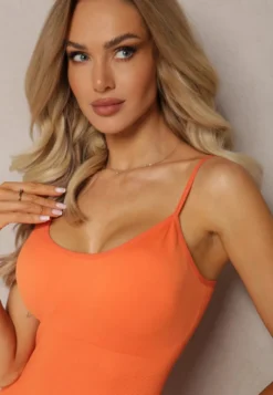 Pomarańczowy Dopasowany Kombinezon Sportowy Bodycon z Elastycznego Materiału na Cienkich Ramiączkach Winifasa