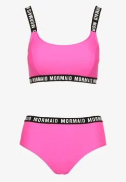 Różowe Bikini Majtki Typu Figi i Sportowa Góra Ozdobione Napisami Nevoneira