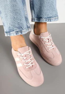 Różowe Płaskie Sneakersy ze Skóry Naturalnej z Ozdobnymi Paskami Nelarielis