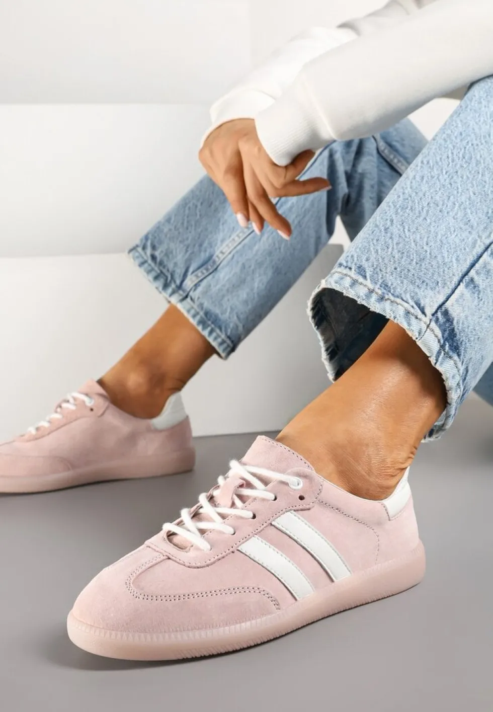 Różowe Płaskie Sneakersy ze Skóry Naturalnej z Ozdobnymi Paskami Nelarielis
