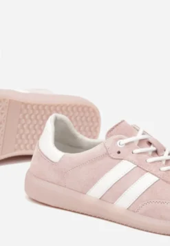 Różowe Płaskie Sneakersy ze Skóry Naturalnej z Ozdobnymi Paskami Nelarielis