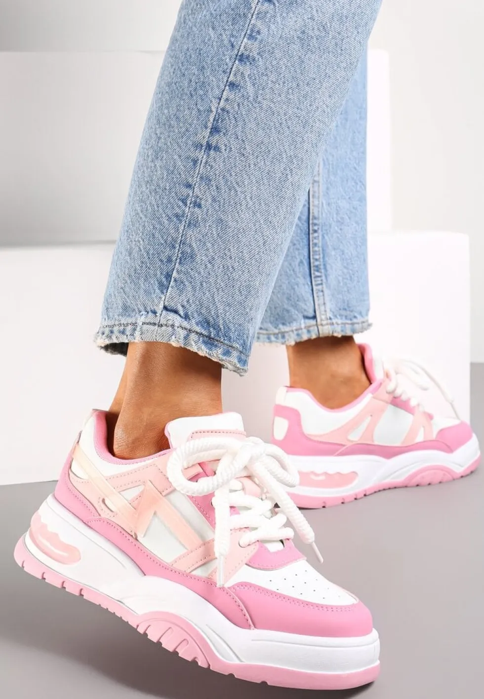 Różowe Sneakersy na Grubej Podeszwie z Szerokim Wiązaniem Iniestra