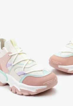 Różowe Sneakersy w Skarpetkowym Stylu z Elastycznym Wiązaniem i Tłoczoną Podeszwą Ielene