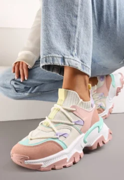 Różowe Sneakersy w Skarpetkowym Stylu z Elastycznym Wiązaniem i Tłoczoną Podeszwą Ielene