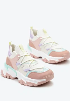Różowe Sneakersy w Skarpetkowym Stylu z Elastycznym Wiązaniem i Tłoczoną Podeszwą Ielene